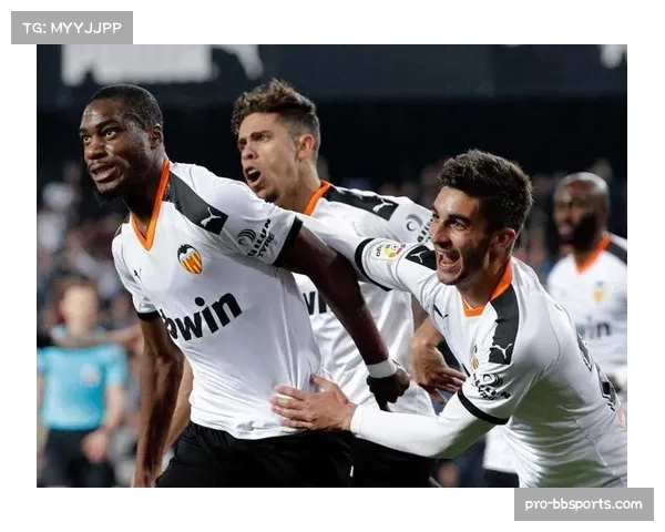 谢周三提前结算工资,确保俱乐部员工与球员收入稳定